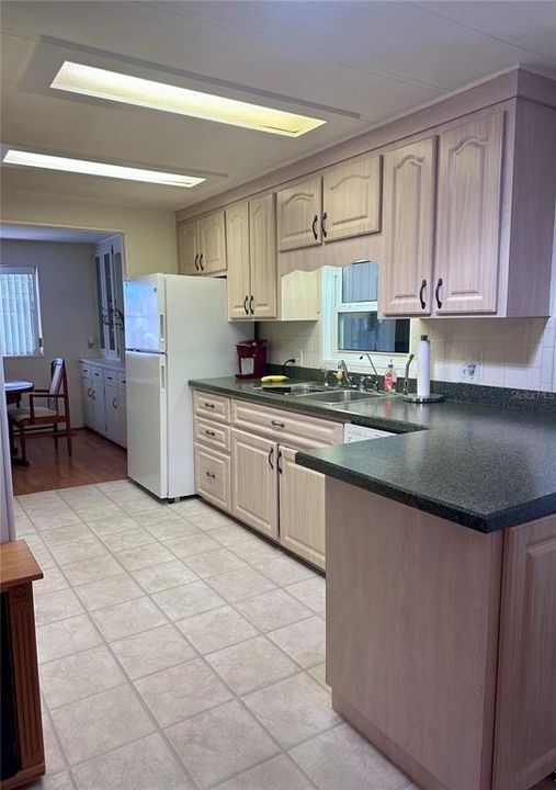 Activo con contrato: $149,900 (2 camas, 2 baños, 1200 Pies cuadrados)