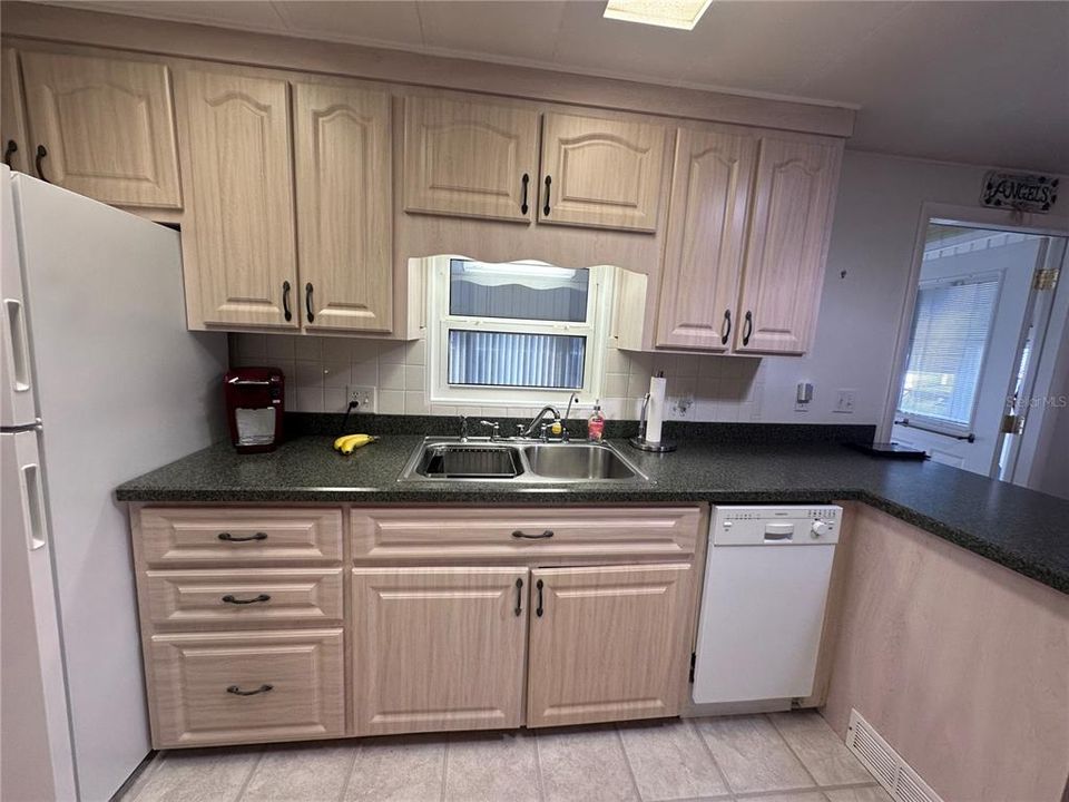 Activo con contrato: $149,900 (2 camas, 2 baños, 1200 Pies cuadrados)