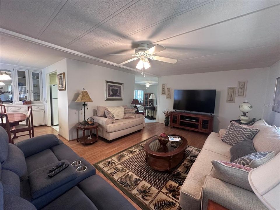 Activo con contrato: $149,900 (2 camas, 2 baños, 1200 Pies cuadrados)