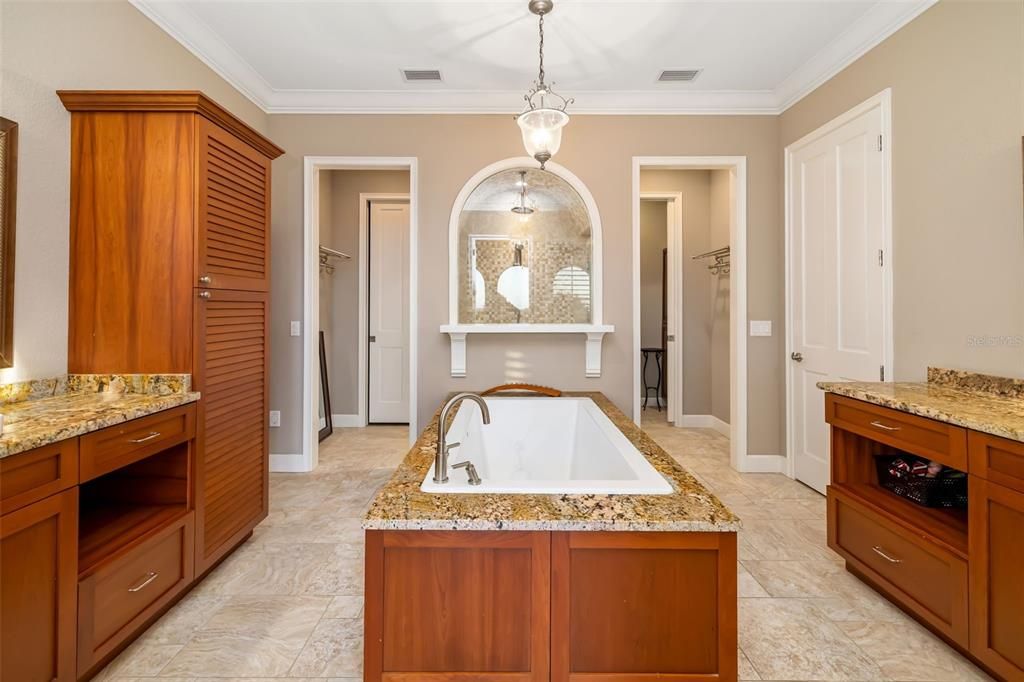 Под контрактом: $995,000 (3 спален, 3 ванн, 3240 Квадратных фут)