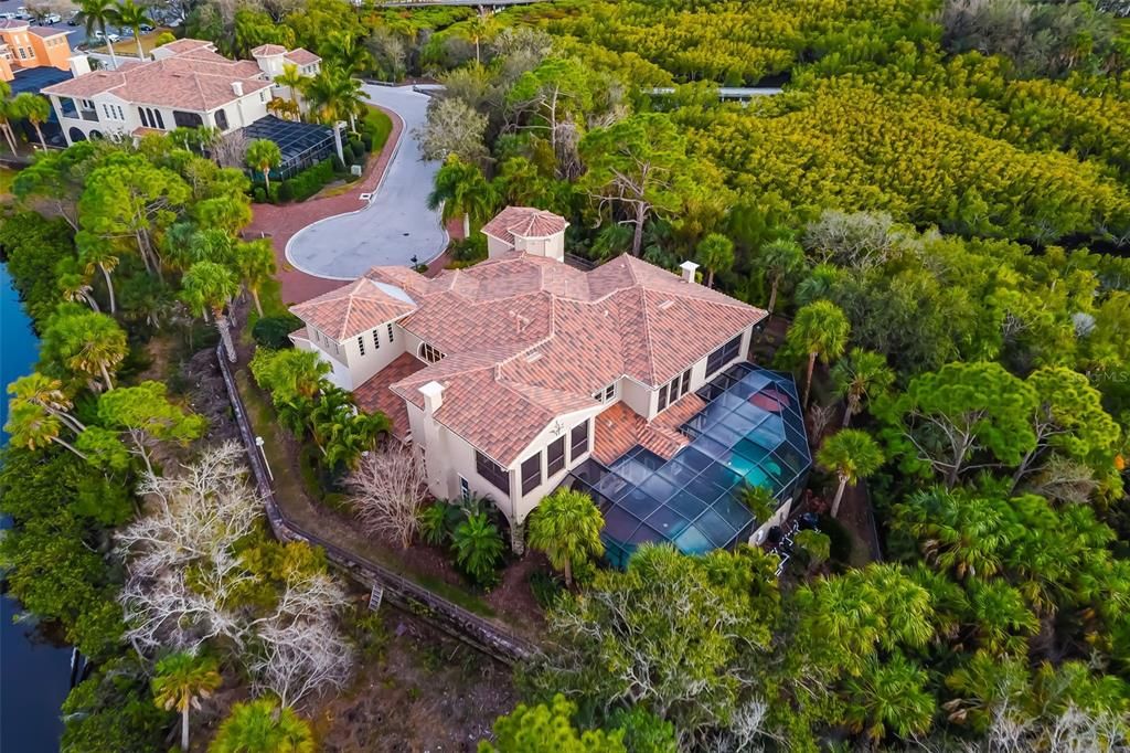 Под контрактом: $995,000 (3 спален, 3 ванн, 3240 Квадратных фут)