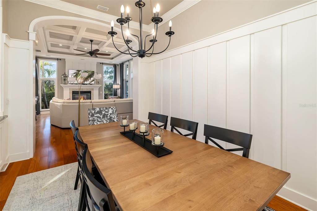 Под контрактом: $995,000 (3 спален, 3 ванн, 3240 Квадратных фут)