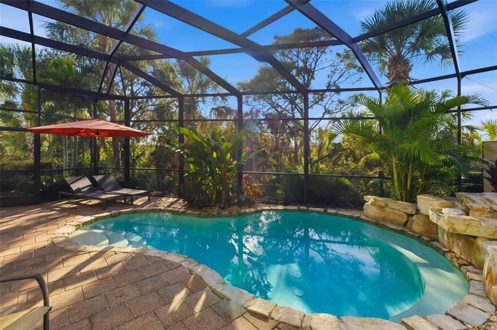 Под контрактом: $995,000 (3 спален, 3 ванн, 3240 Квадратных фут)