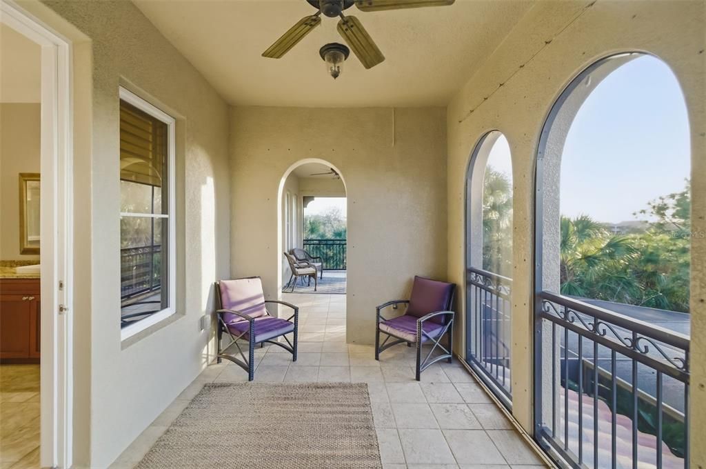 Под контрактом: $995,000 (3 спален, 3 ванн, 3240 Квадратных фут)