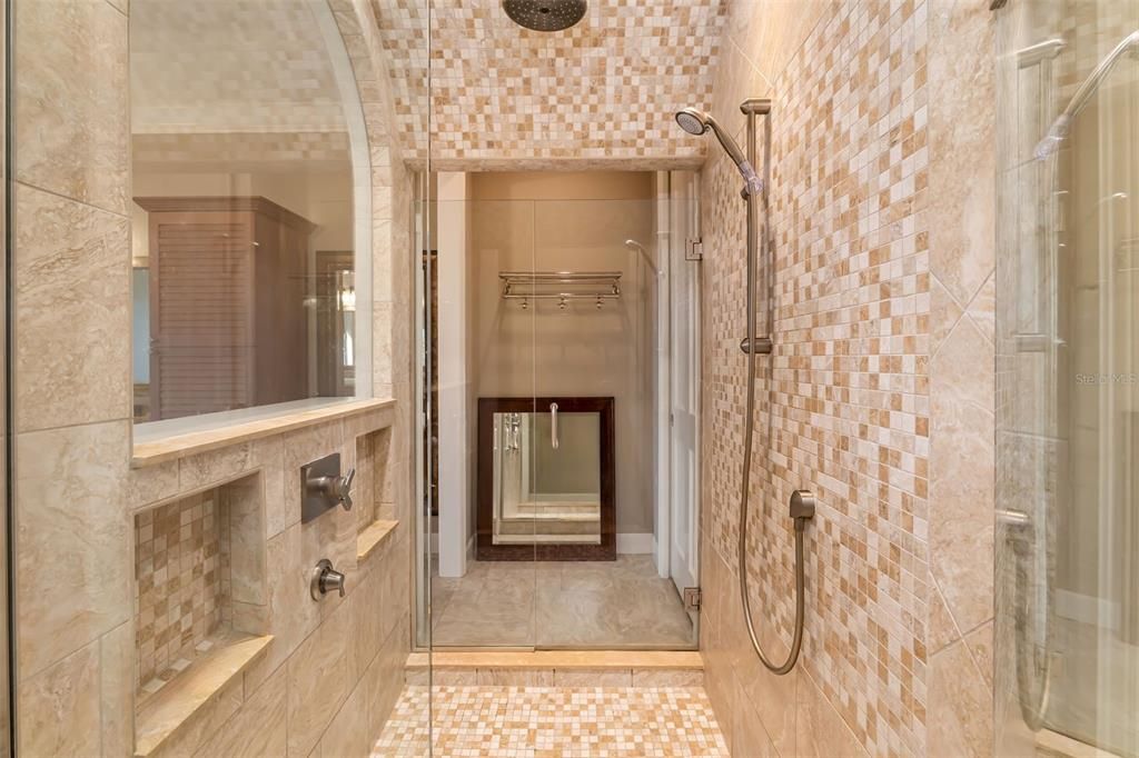 Под контрактом: $995,000 (3 спален, 3 ванн, 3240 Квадратных фут)