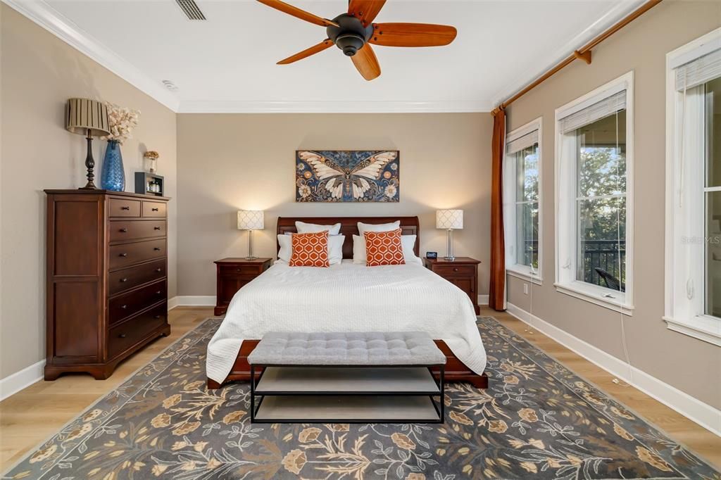 Под контрактом: $995,000 (3 спален, 3 ванн, 3240 Квадратных фут)