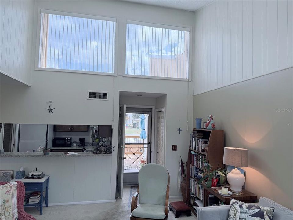 待售: $180,000 (2 贝兹, 2 浴室, 1071 平方英尺)