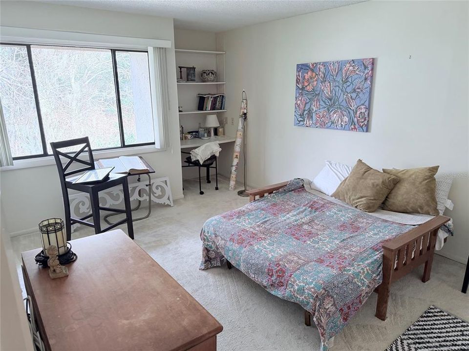 待售: $180,000 (2 贝兹, 2 浴室, 1071 平方英尺)