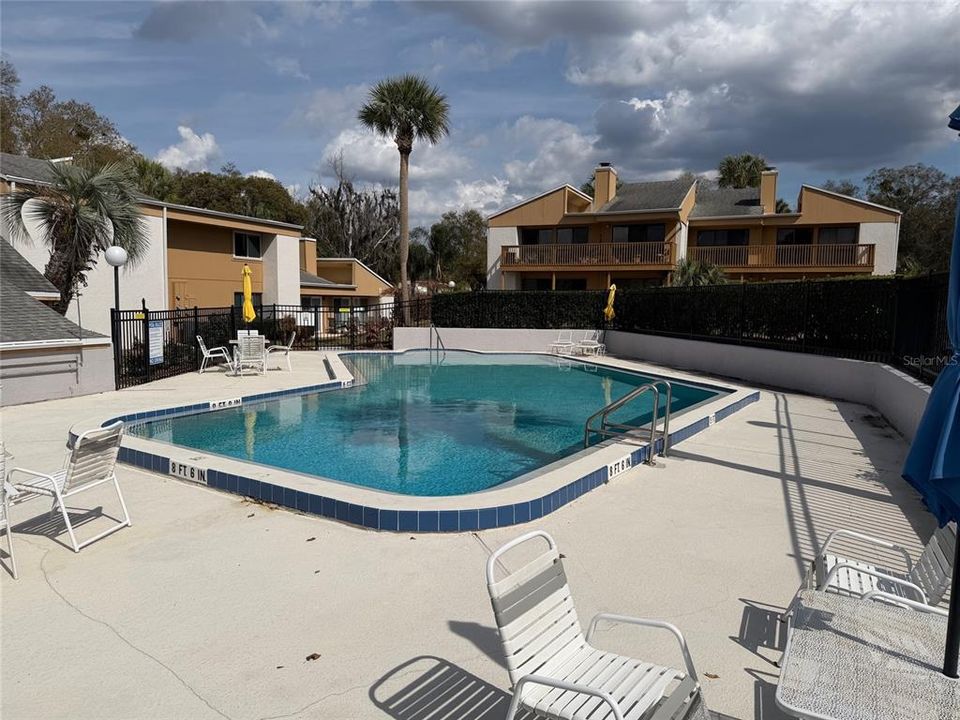 待售: $180,000 (2 贝兹, 2 浴室, 1071 平方英尺)