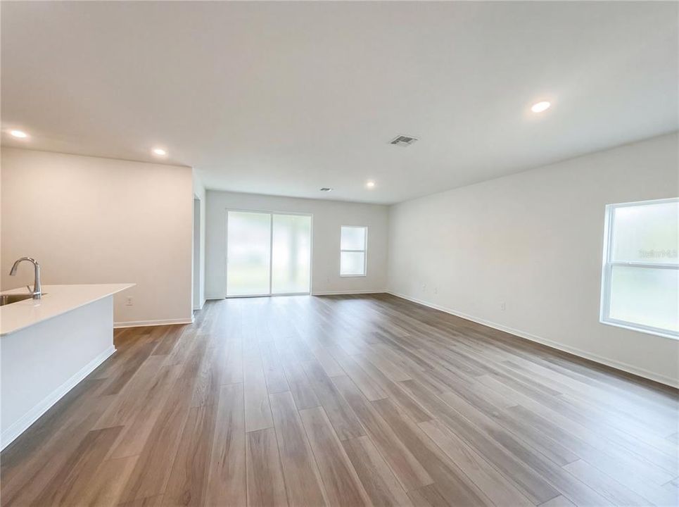 Active With Contract: $286,000 (4 beds, 3 baths, 1933 Square Feet)