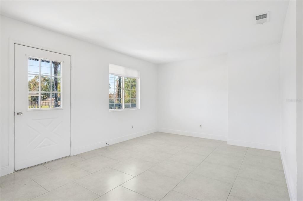 Activo con contrato: $315,000 (3 camas, 2 baños, 1152 Pies cuadrados)