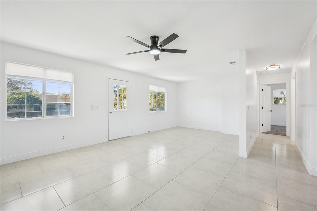 Activo con contrato: $315,000 (3 camas, 2 baños, 1152 Pies cuadrados)