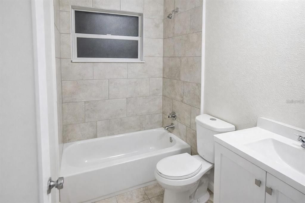 На продажу: $319,900 (4 спален, 0 ванн, 837 Квадратных фут)