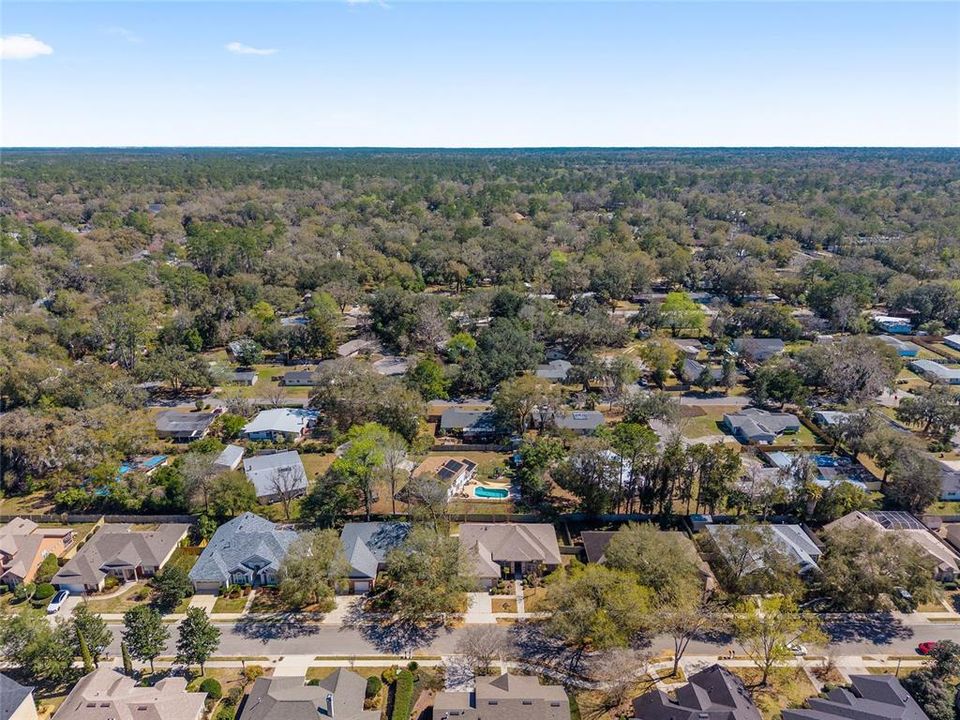 Activo con contrato: $427,000 (3 camas, 2 baños, 2179 Pies cuadrados)