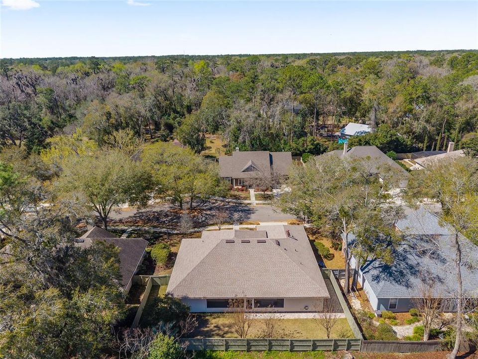 Activo con contrato: $427,000 (3 camas, 2 baños, 2179 Pies cuadrados)