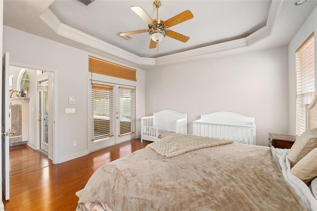 Activo con contrato: $427,000 (3 camas, 2 baños, 2179 Pies cuadrados)