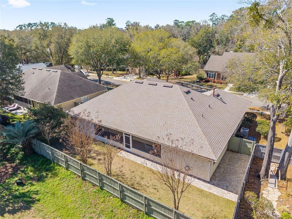 Activo con contrato: $427,000 (3 camas, 2 baños, 2179 Pies cuadrados)