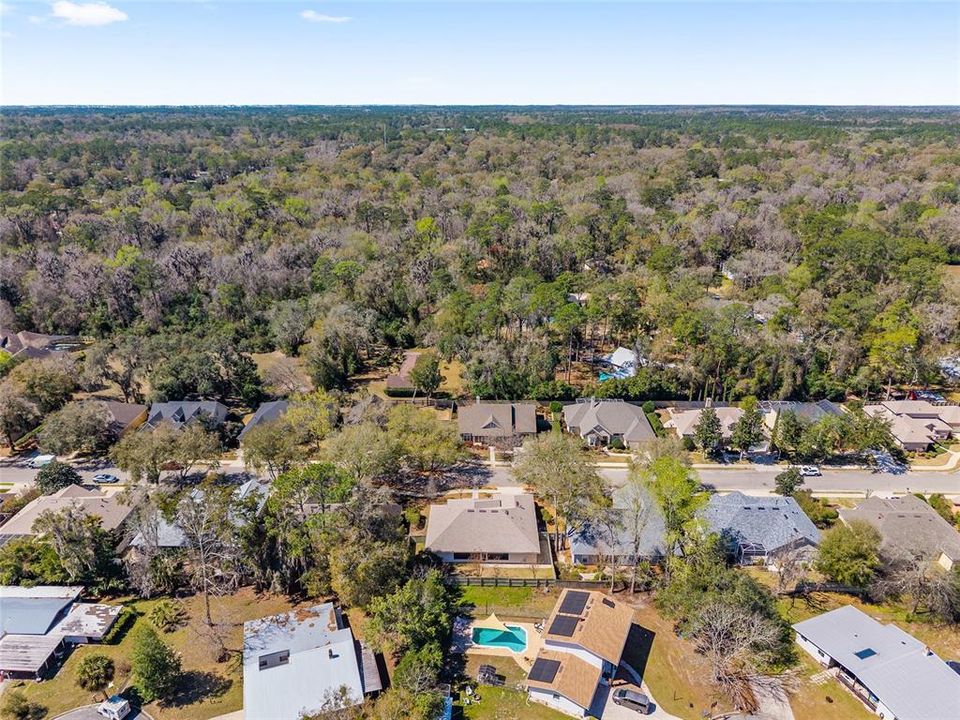 Activo con contrato: $427,000 (3 camas, 2 baños, 2179 Pies cuadrados)