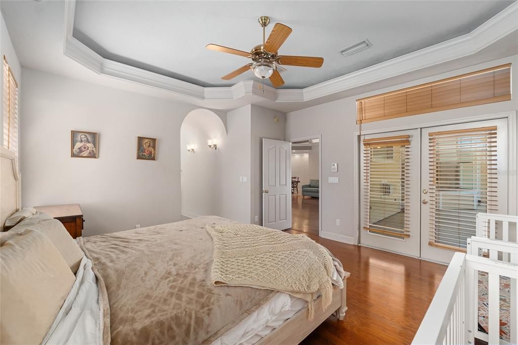 Activo con contrato: $427,000 (3 camas, 2 baños, 2179 Pies cuadrados)