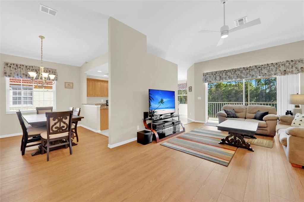 Active With Contract: $299,000 (2 beds, 2 baths, 1605 Square Feet)