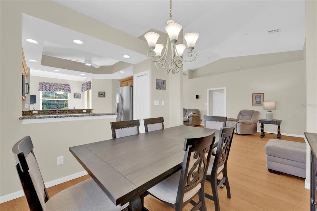 Active With Contract: $299,000 (2 beds, 2 baths, 1605 Square Feet)