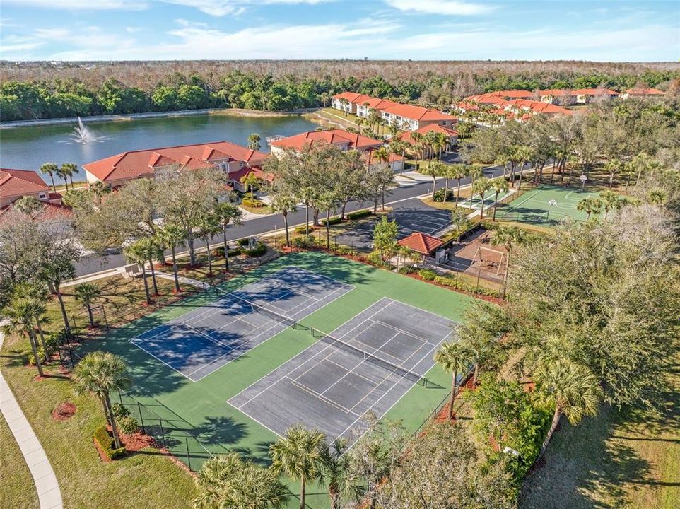 Active With Contract: $299,000 (2 beds, 2 baths, 1605 Square Feet)