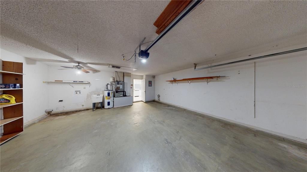 Active With Contract: $1,925 (3 beds, 2 baths, 1149 Square Feet)