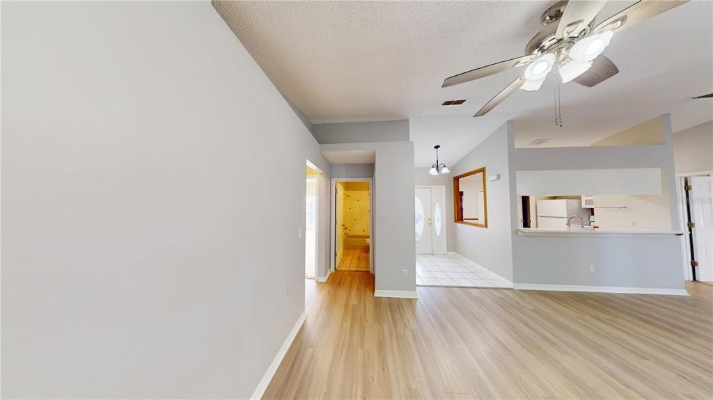 Active With Contract: $1,925 (3 beds, 2 baths, 1149 Square Feet)