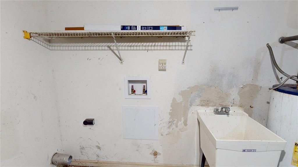Active With Contract: $1,925 (3 beds, 2 baths, 1149 Square Feet)