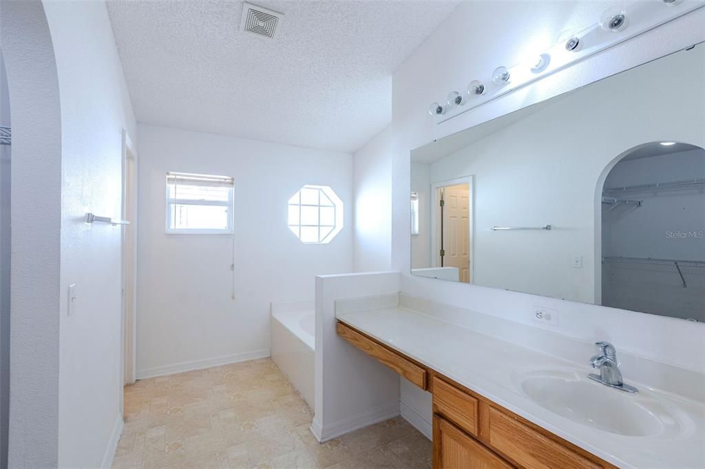 Active With Contract: $334,000 (4 beds, 2 baths, 1874 Square Feet)