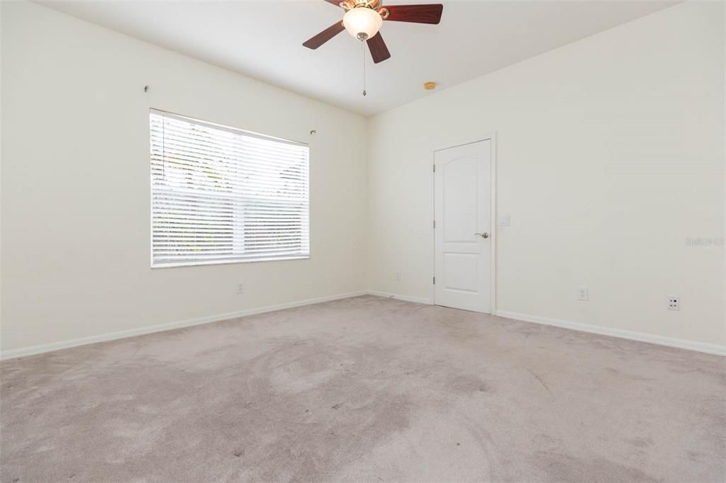 Active With Contract: $280,000 (3 beds, 2 baths, 1581 Square Feet)