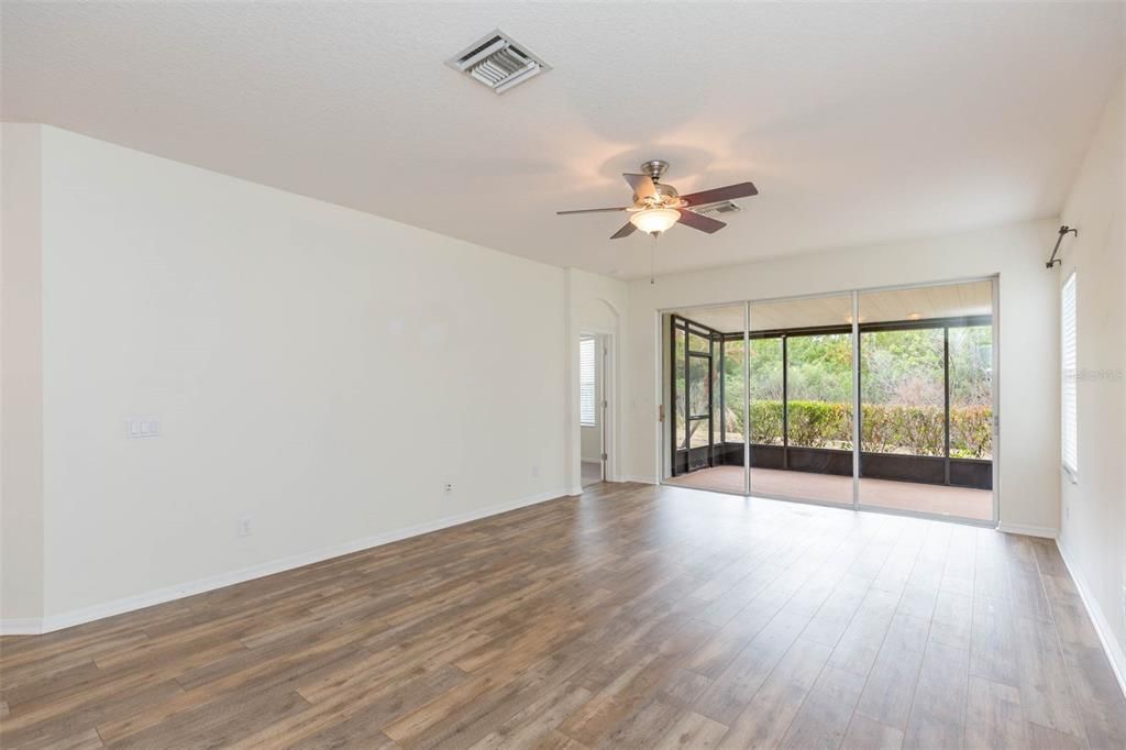 Active With Contract: $280,000 (3 beds, 2 baths, 1581 Square Feet)