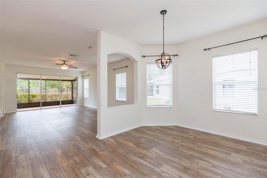 Active With Contract: $280,000 (3 beds, 2 baths, 1581 Square Feet)