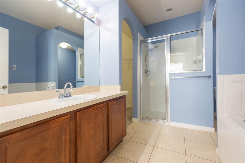 Active With Contract: $280,000 (3 beds, 2 baths, 1581 Square Feet)
