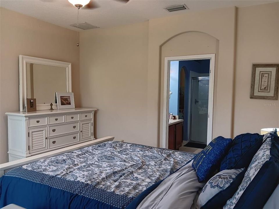Active With Contract: $280,000 (3 beds, 2 baths, 1581 Square Feet)