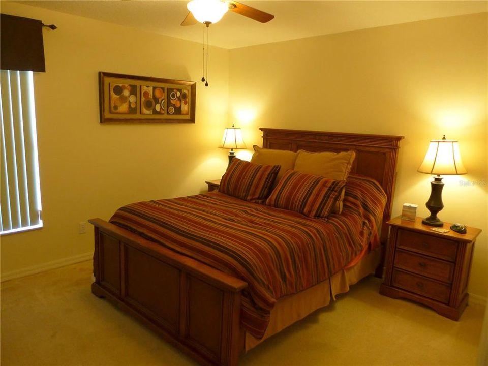 Под контрактом: $349,950 (3 спален, 2 ванн, 1610 Квадратных фут)