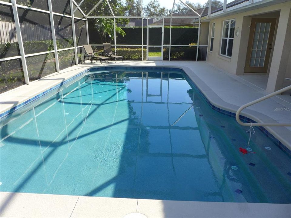 Под контрактом: $349,950 (3 спален, 2 ванн, 1610 Квадратных фут)