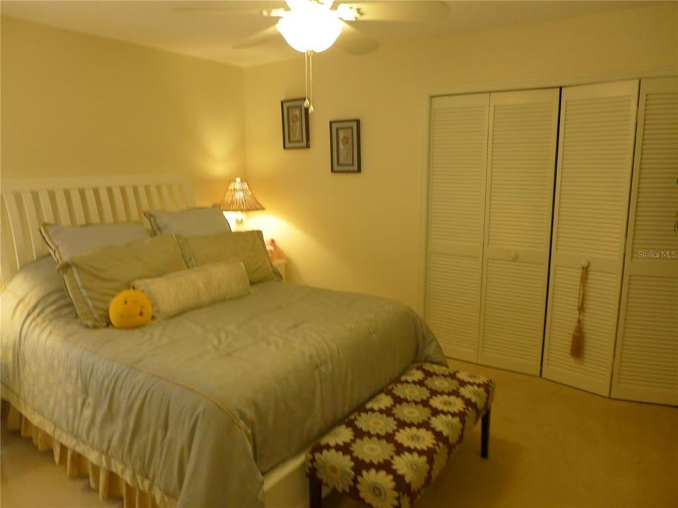 Под контрактом: $349,950 (3 спален, 2 ванн, 1610 Квадратных фут)