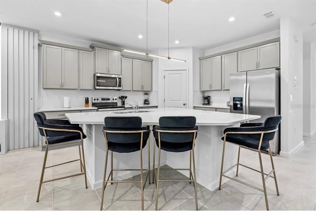 En Venta: $1,200,000 (7 camas, 6 baños, 3533 Pies cuadrados)