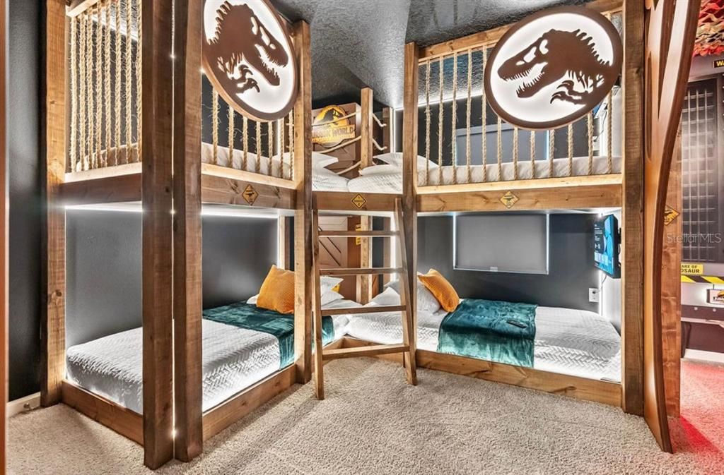 En Venta: $1,200,000 (7 camas, 6 baños, 3533 Pies cuadrados)