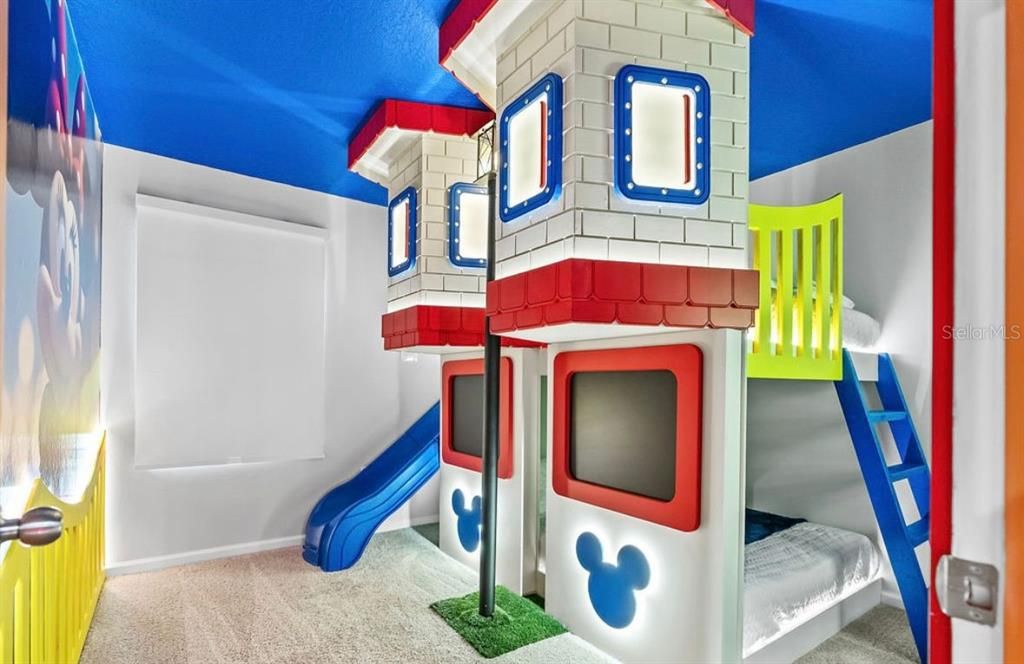 En Venta: $1,200,000 (7 camas, 6 baños, 3533 Pies cuadrados)