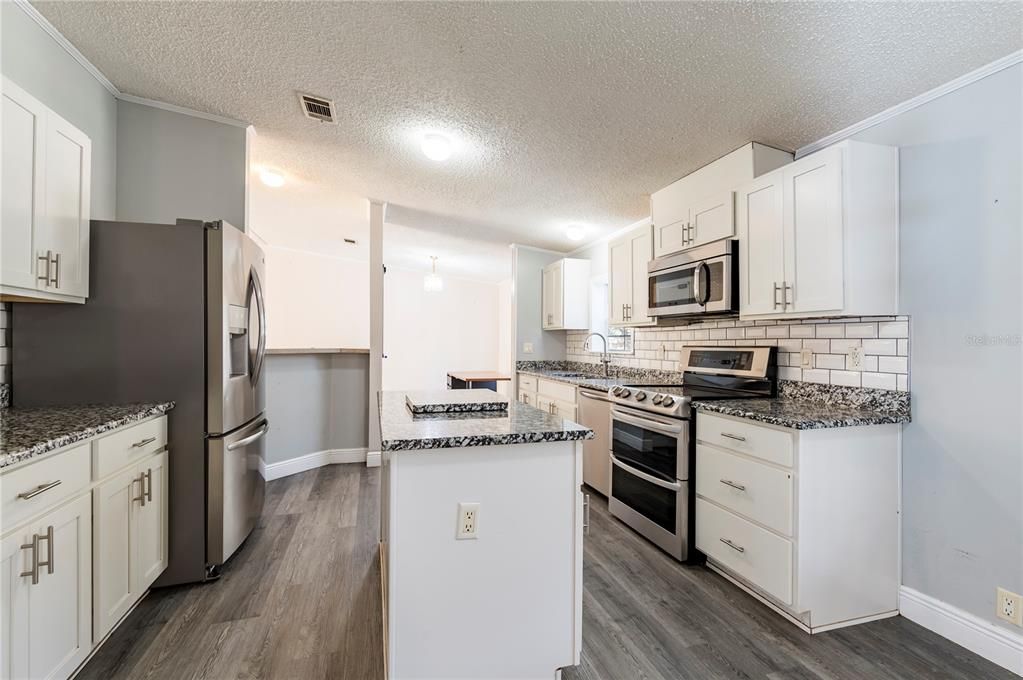 Active With Contract: $449,447 (4 beds, 2 baths, 2052 Square Feet)