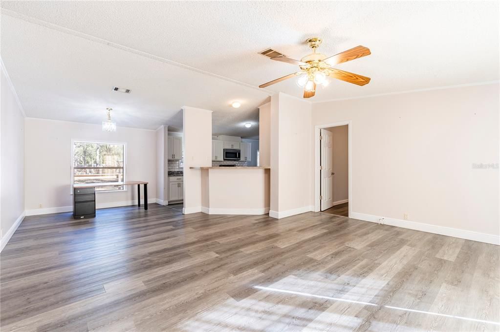 Active With Contract: $449,447 (4 beds, 2 baths, 2052 Square Feet)
