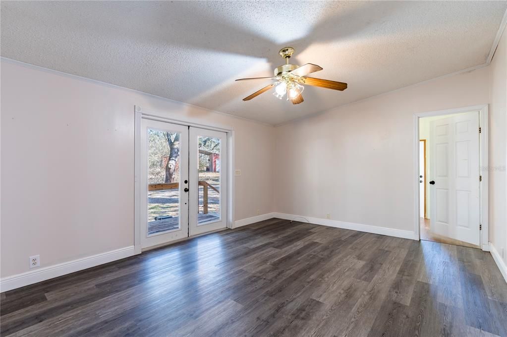 Active With Contract: $449,447 (4 beds, 2 baths, 2052 Square Feet)