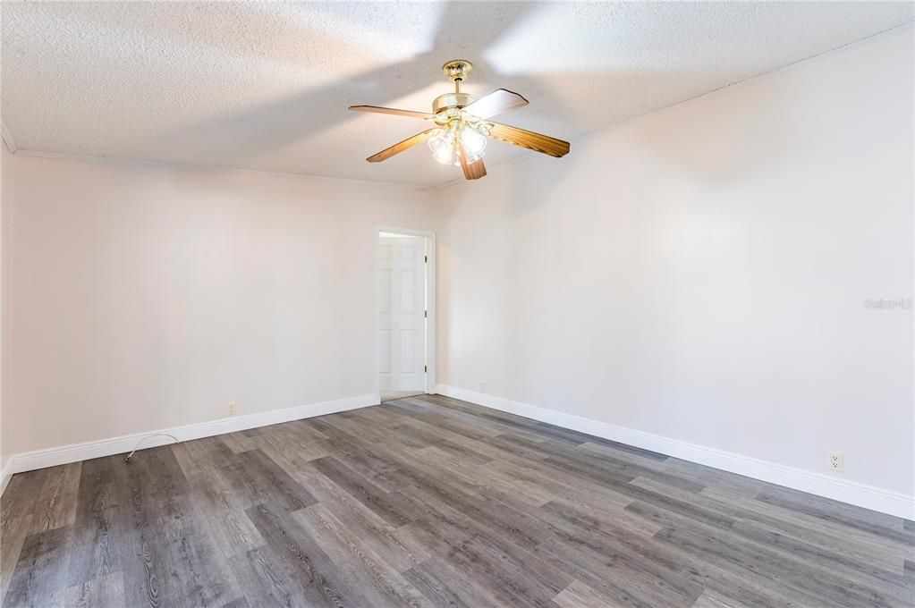 Active With Contract: $449,447 (4 beds, 2 baths, 2052 Square Feet)