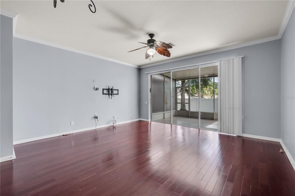 Active With Contract: $297,500 (3 beds, 2 baths, 1625 Square Feet)
