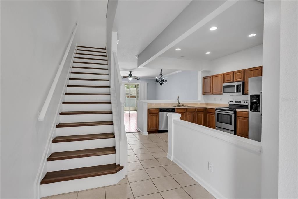Active With Contract: $297,500 (3 beds, 2 baths, 1625 Square Feet)