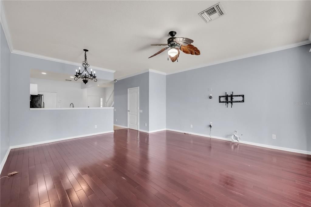 Active With Contract: $297,500 (3 beds, 2 baths, 1625 Square Feet)