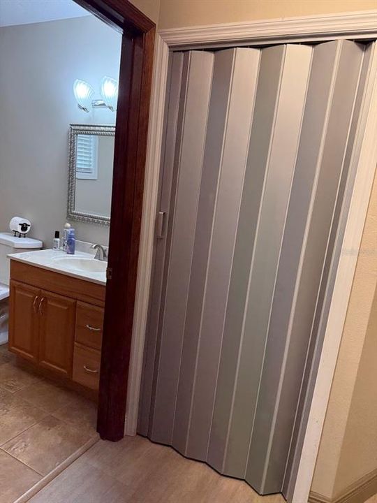 Под контрактом: $295,000 (0 спален, 0 ванн, 1160 Квадратных фут)