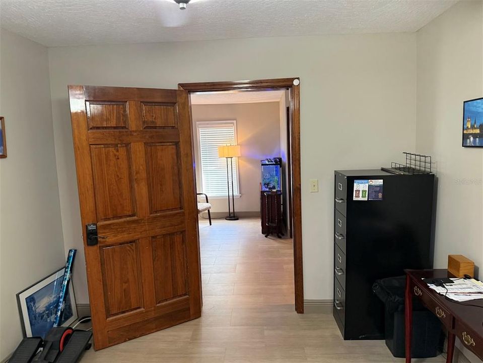 Под контрактом: $295,000 (0 спален, 0 ванн, 1160 Квадратных фут)